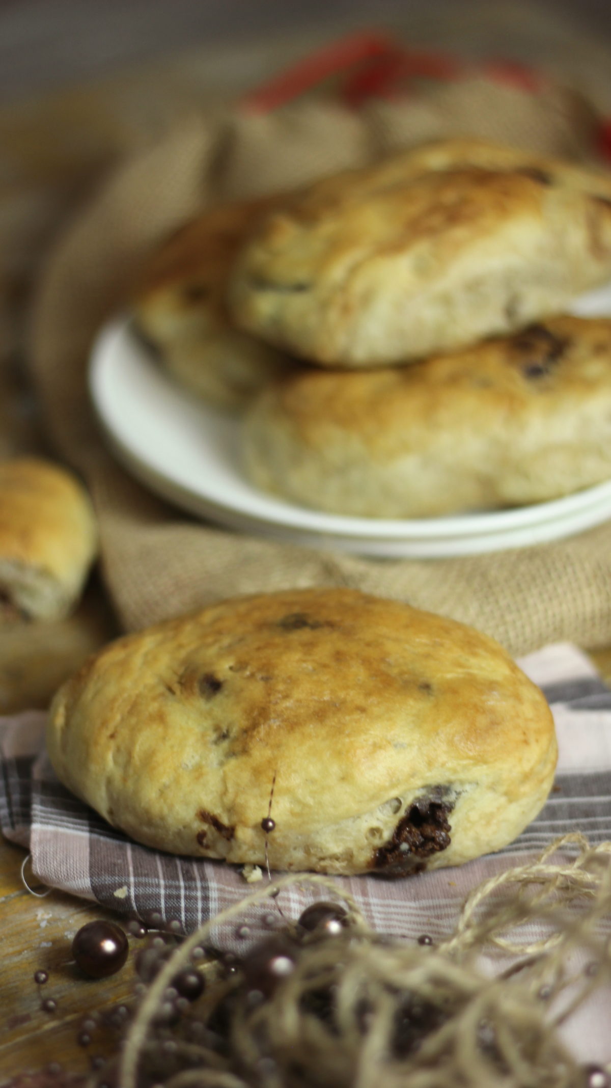 Vegane Milchbrötchen mit Schokostückchen I Osterhasenverwertung - Nia Latea