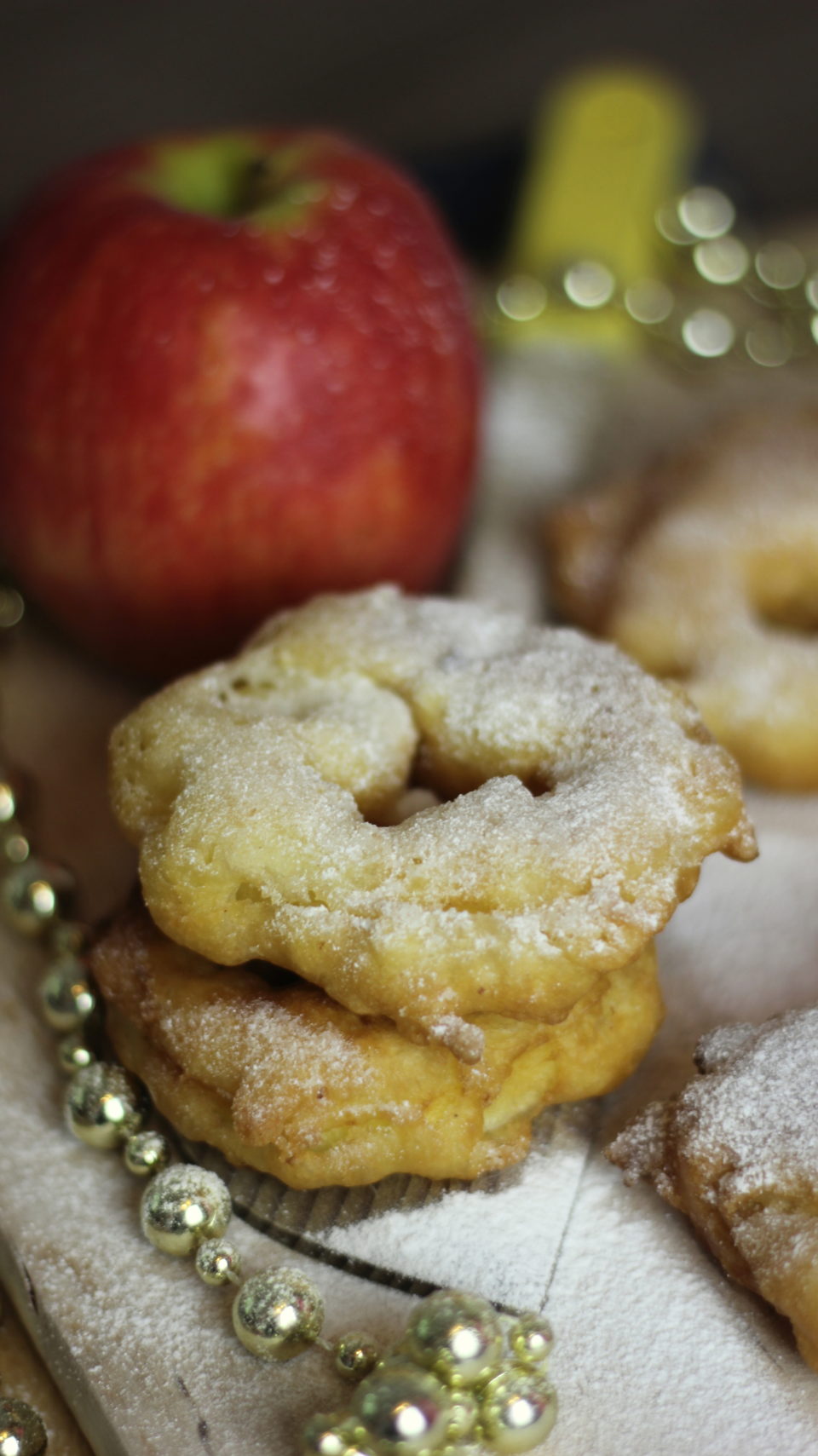 Gebackene Äpfel I Apfelradl I süßes Fingerfood - Nia Latea