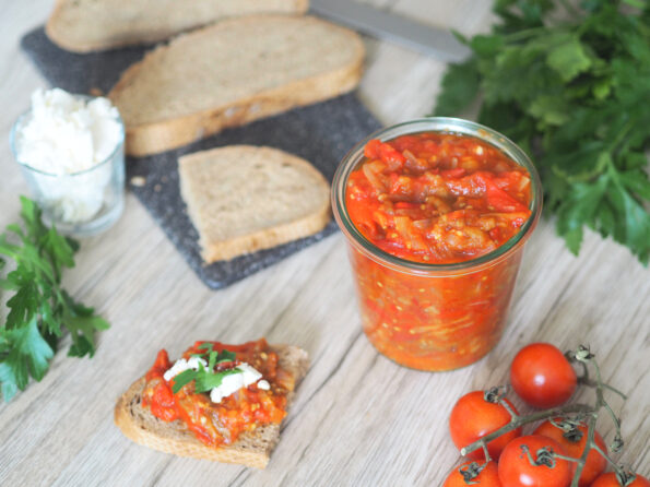 Zacuscă I Brotaufstrich aus Melanzani, Paprika & Tomaten
