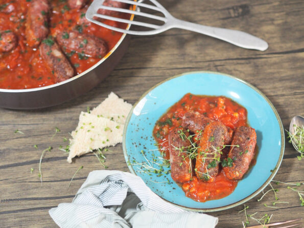 Soutzoukakia I griechische Hackröllchen in Tomatensauce