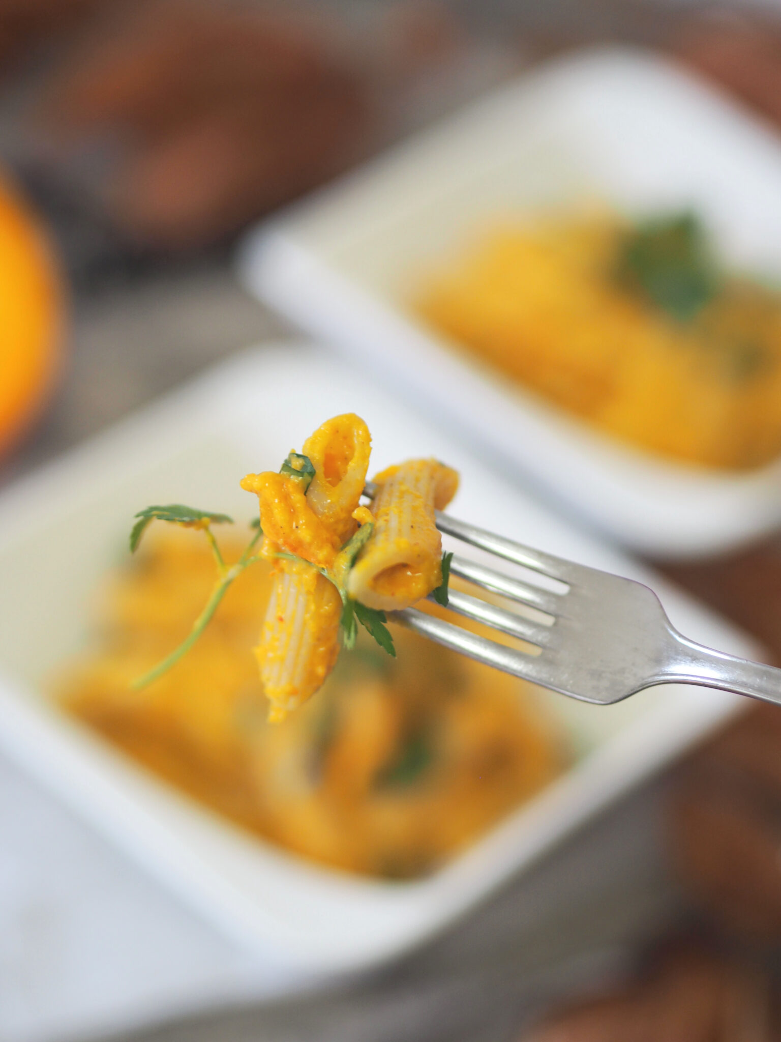 Penne in cremiger Kürbis-Sauce - Nia Latea