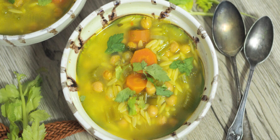 Kichererbsen-Kritharaki Gemüse Suppe I die beste Suppe bei Erkältung