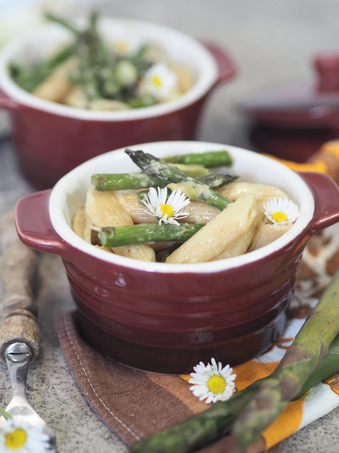 Cremige Spargel-Pasta I Sahnesauce einfach und schnell gemacht - Nia Latea